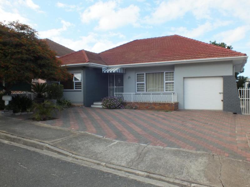 4 Bedroom Property for Sale in Avondale Western Cape